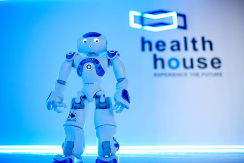 Health House Zora robot in het experience center